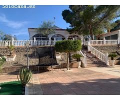 Gran casa con parcela  y piscina