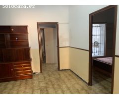 Casa grande en el centro de Alquerías con terreno