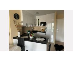 Moderno Apartamento con Vistas al Mar y Laguna de Guardamar en Complejo Residencial