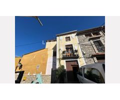 Casa en Venta en Benialfaquí, Planes – 826 m², 3 Plantas, Bodega y Huertos