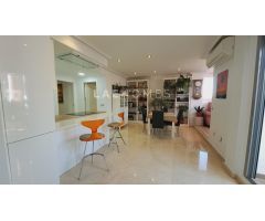 Exclusivo Ático en Alicante con dos terrazas, garaje y trastero, con vistas panorámicas al Castillo