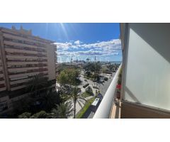 Piso en venta en Oscar Esplá con vistas al puerto de Alicante