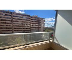 Piso en venta en Oscar Esplá con vistas al puerto de Alicante