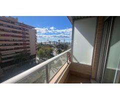 Piso en venta en Oscar Esplá con vistas al puerto de Alicante