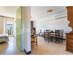 ¡Apartamento a la venta a 5 minutos de la playa, con mucho potencial!