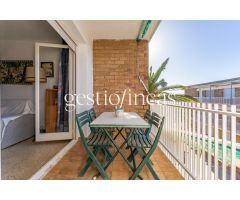 ¡Apartamento a la venta a 5 minutos de la playa, con mucho potencial!