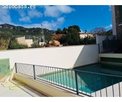 Planta baja con piscina y parking