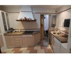 Espacio y luz junto a Santa Justa: piso de 4 dormitorios con garaje y trastero
