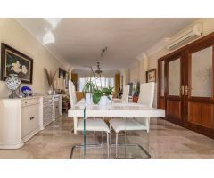 Villa seminueva 414 m2, 5 dorm. + bodega 3 baños y aseo, vistas a mar y parque. Piscina garajes