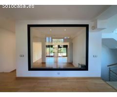 Adosado en Venta en Sant Esteve Sesrovires, Barcelona