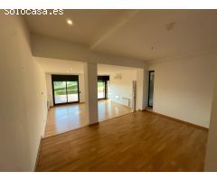 Adosado en Venta en Sant Esteve Sesrovires, Barcelona