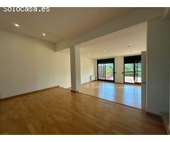 Adosado en Venta en Sant Esteve Sesrovires, Barcelona