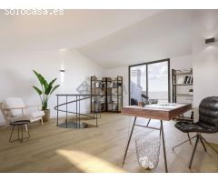 Casa pareada con jardín y piscina a estrenar!