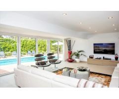 MARAVILLOSA VILLA A ESCASOS METROS DEL MAR  EN LINDA VISTA - MARBELLA