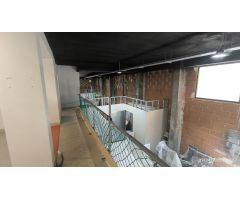 ¡OPORTUNIDAD! Local Comercial en venta en calle Óbolo-Carabanchel
