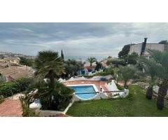 ESPECTACULAR VILLA EN TORREBELLVER.