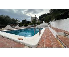 ESPECTACULAR VILLA EN TORREBELLVER.