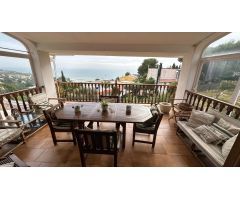 ESPECTACULAR VILLA EN TORREBELLVER.