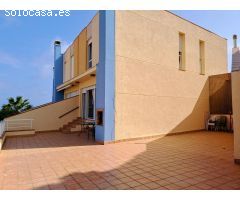 SE VENDE UN GRAN CHALET ADOSADO EN SEGUNDA LINEA DE MAR EN CAMPOAMOR!!!