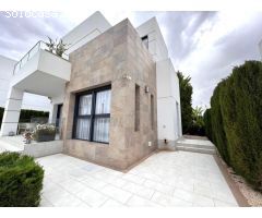 INCREIBLE VILLA CON PISCINA PRIVADA EN RESIDENCIAL ATEKA