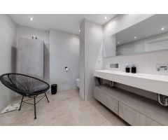 Vive el Lujo frente al Mar: Espectacular Loft Reformado en Primera Línea de Playa, Torrevieja