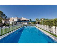 Fascinante finca con casa tipo dulpex de 4 dormitorios + piscina y garaje!!!!