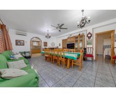 Fascinante finca con casa tipo dulpex de 4 dormitorios + piscina y garaje!!!!