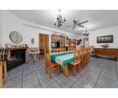 Fascinante finca con casa tipo dulpex de 4 dormitorios + piscina y garaje!!!!