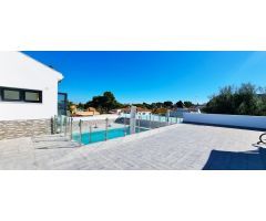¡Exclusivo Chalet Reformado en Los Balcones, Torrevieja!
