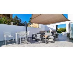 ¡Exclusivo Chalet Reformado en Los Balcones, Torrevieja!