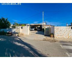 Bonita casa con 2 dormitorios + piscina, entre el campo y la ciudad, en Los Montesinos