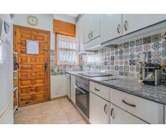 Casa en planta baja con 5 dormitorios y parcela privada en San Luis