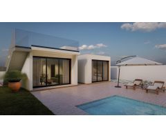Villa de estilo ibicenco en un tranquilo pueblo español