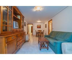 ???? Apartamento de 2 dormitorios en el centro de Torrevieja, a solo 100 metros del mar.