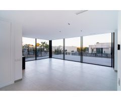 VILLA DE OBRA NUEVA EN LAS COLINAS GOLF