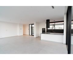 VILLA DE OBRA NUEVA EN LAS COLINAS GOLF