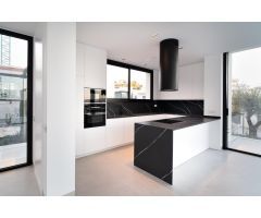 VILLA DE OBRA NUEVA EN LAS COLINAS GOLF