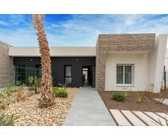 Villas pareadas de obra nueva en una planta con piscina privada