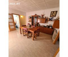 CAN ANGLADA - ¡¡¡PISO PARA ENTRAR A VIVIR EN FINCA DE TAN SÓLO 3 VECINOS!!!