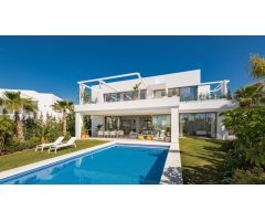 Espectacular Villa Independiente en la zona de Cabopino - Marbella