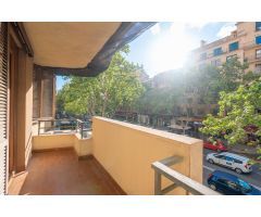 ¡AMPLIO PISO EN EL CENTRO DE PALMA! 4 DORMITORIOS Y POSIBILIDAD DE PARKING EN EL MISMO EDIFICIO.