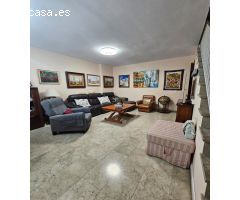 CHALET PAREADO EN TEATINOS