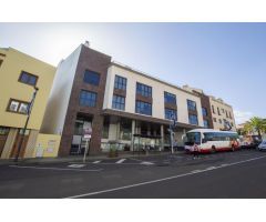 Venta de Edificio con 7 Viviendas, 22 Plazas de Garajes, 7 Trasteros y 2 Locales Comerciales