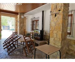 Chalet con negocio de hostelería en funcionamiento durante años.