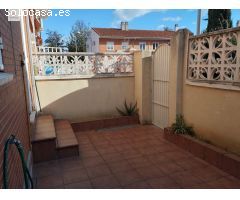 Se VENDE ADOSADO EN RESIDENCIAL GREDOS