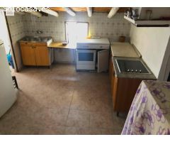 Se VENDE piso PARA REFORMAR en la zona centro de Malpartida de Cáceres
