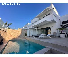 SE VENDE LUJOSO CHALET EN TORRE DE LA HORADADA