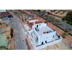 SE VENDE MARAVILLOSA VILLA DE LUJO EN SUCINA
