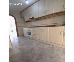 SE VENDE CHALET ADOSADO EN TORRE DE LA HORADADA