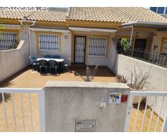SE VENDE CHALET ADOSADO EN TORRE DE LA HORADADA